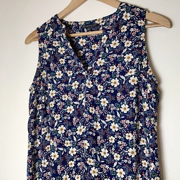 Adrianna Papell Popover Sleeveless Blouse Size S Blue Floral V Neck Work Office - Picture 3 of 8